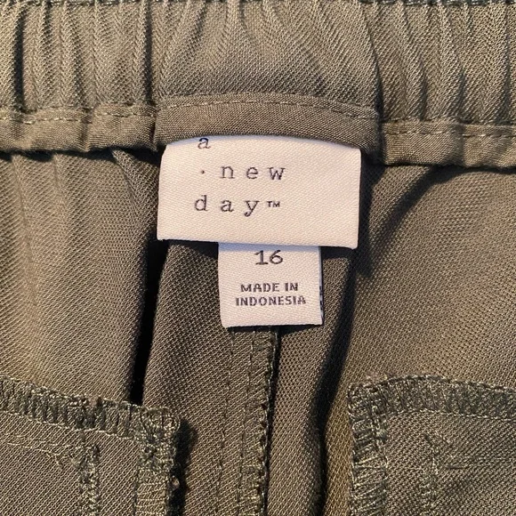 a new day Women’s Dark Olive Dress Pants. Size 16 - Picture 3 of 5
